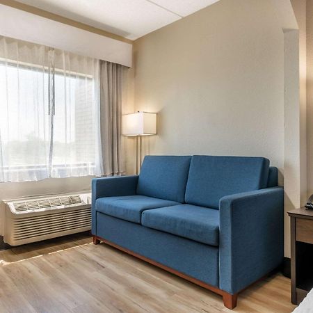 Clarion Pointe Louisville East Bagian luar foto