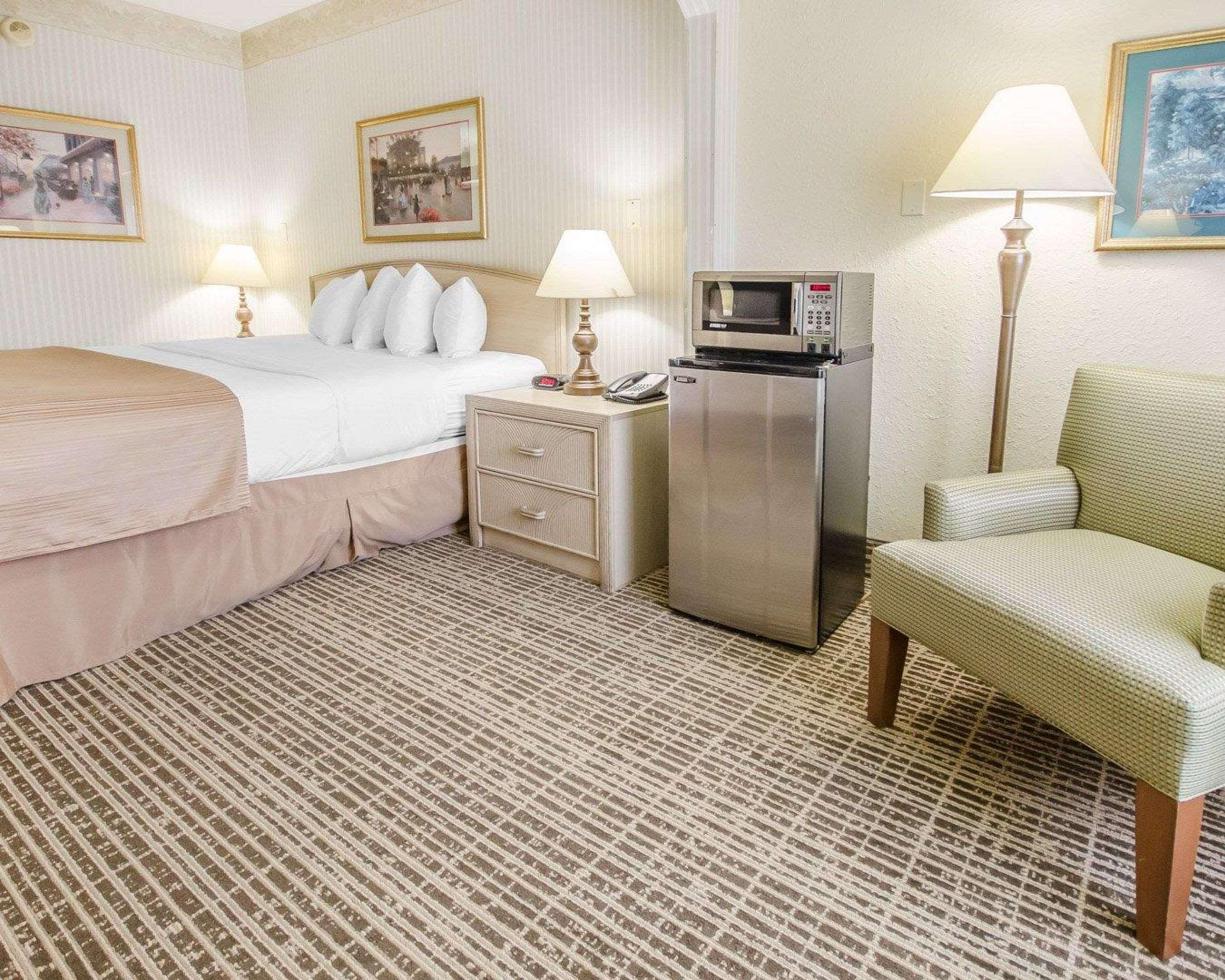 Clarion Pointe Louisville East Bagian luar foto