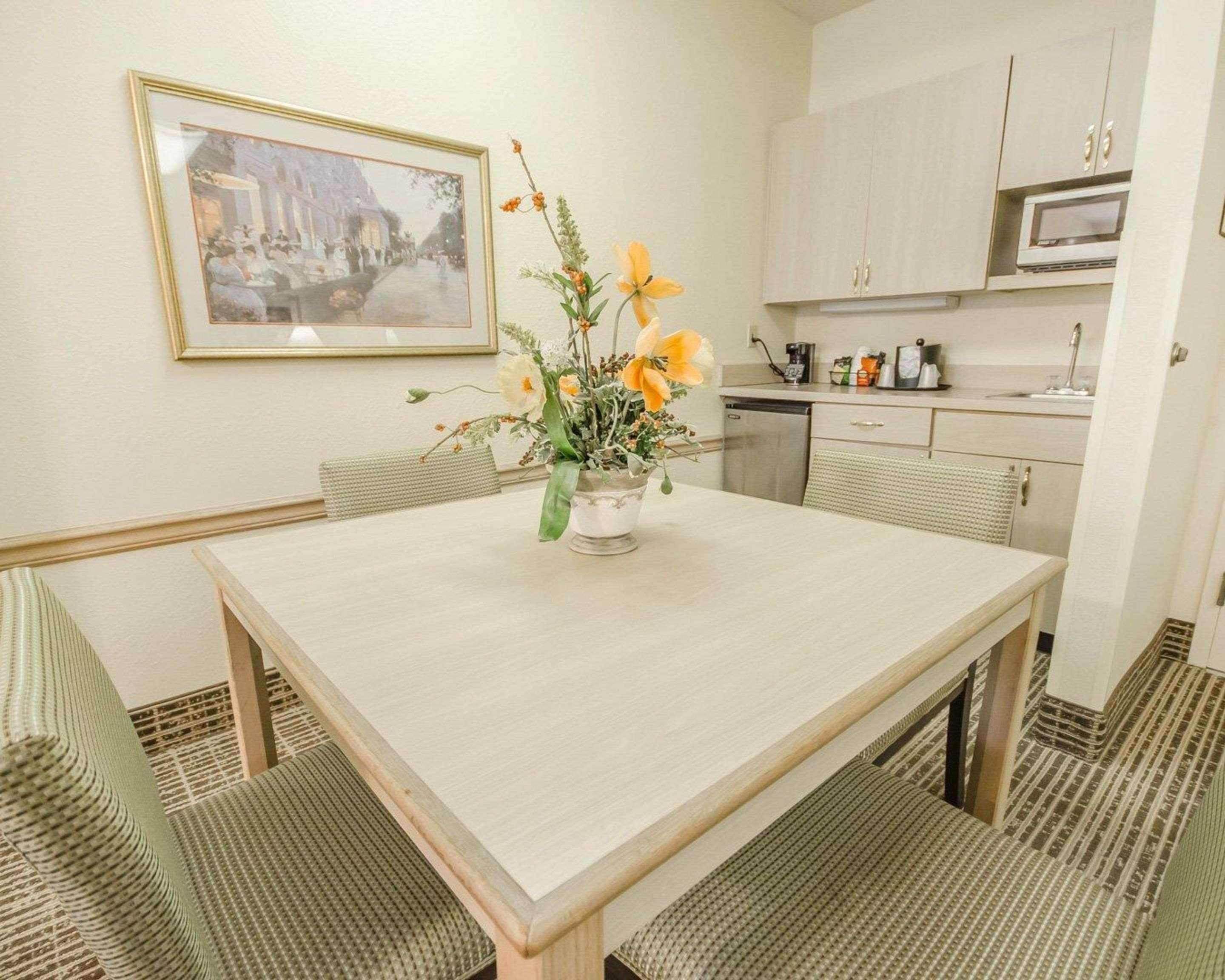 Clarion Pointe Louisville East Bagian luar foto