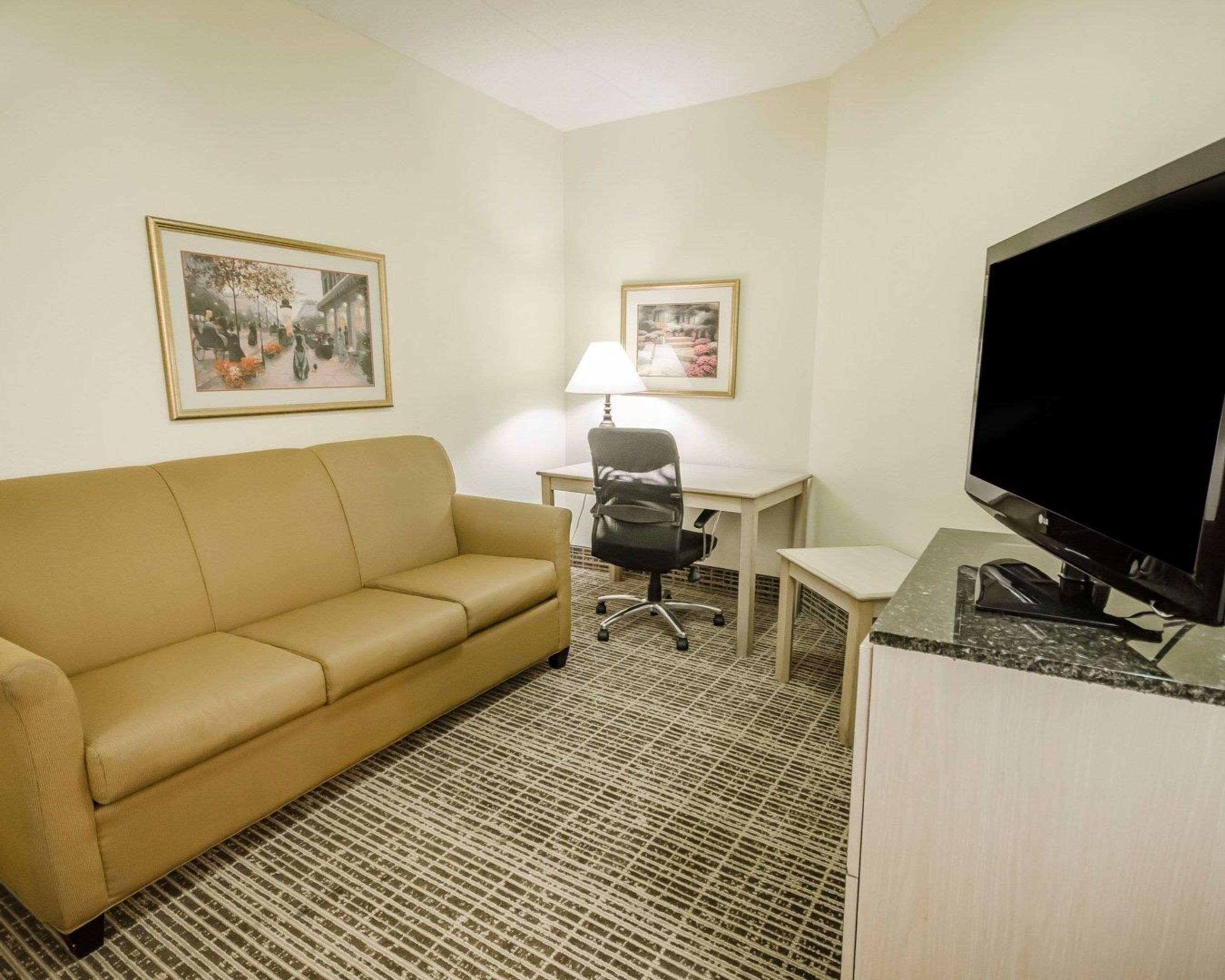 Clarion Pointe Louisville East Bagian luar foto