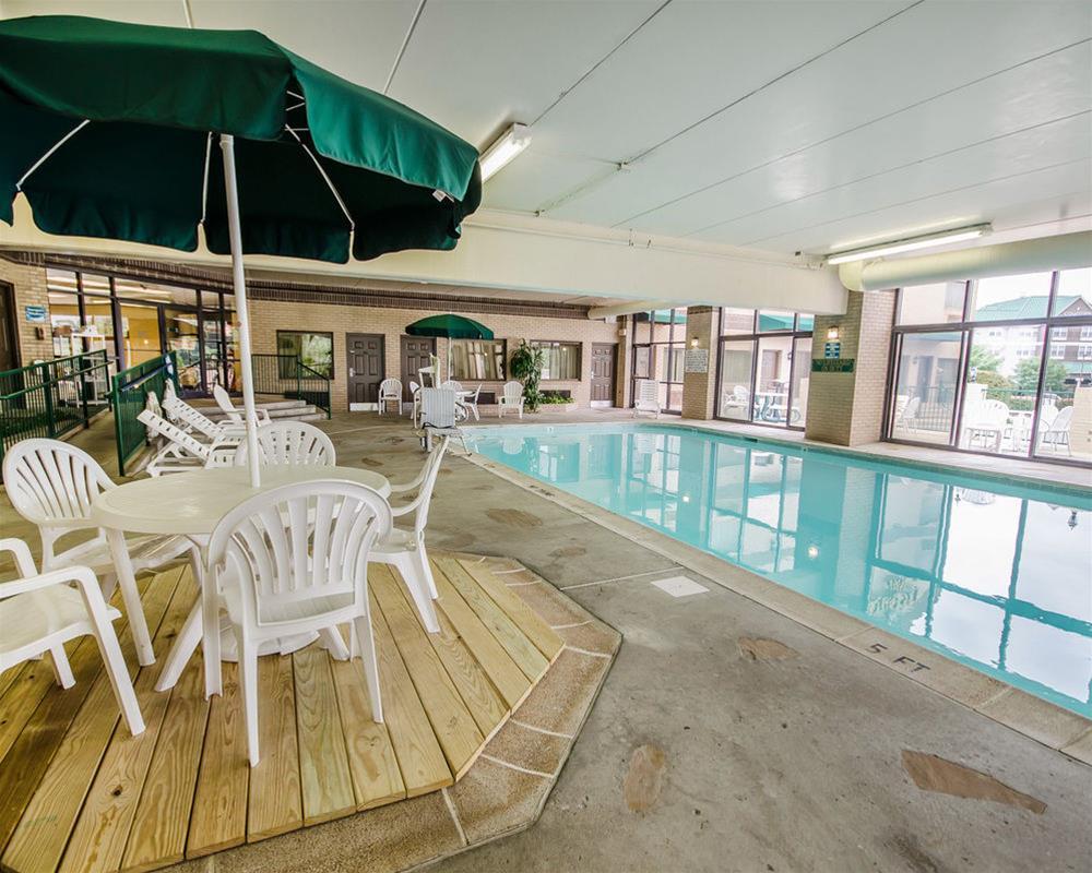 Clarion Pointe Louisville East Bagian luar foto