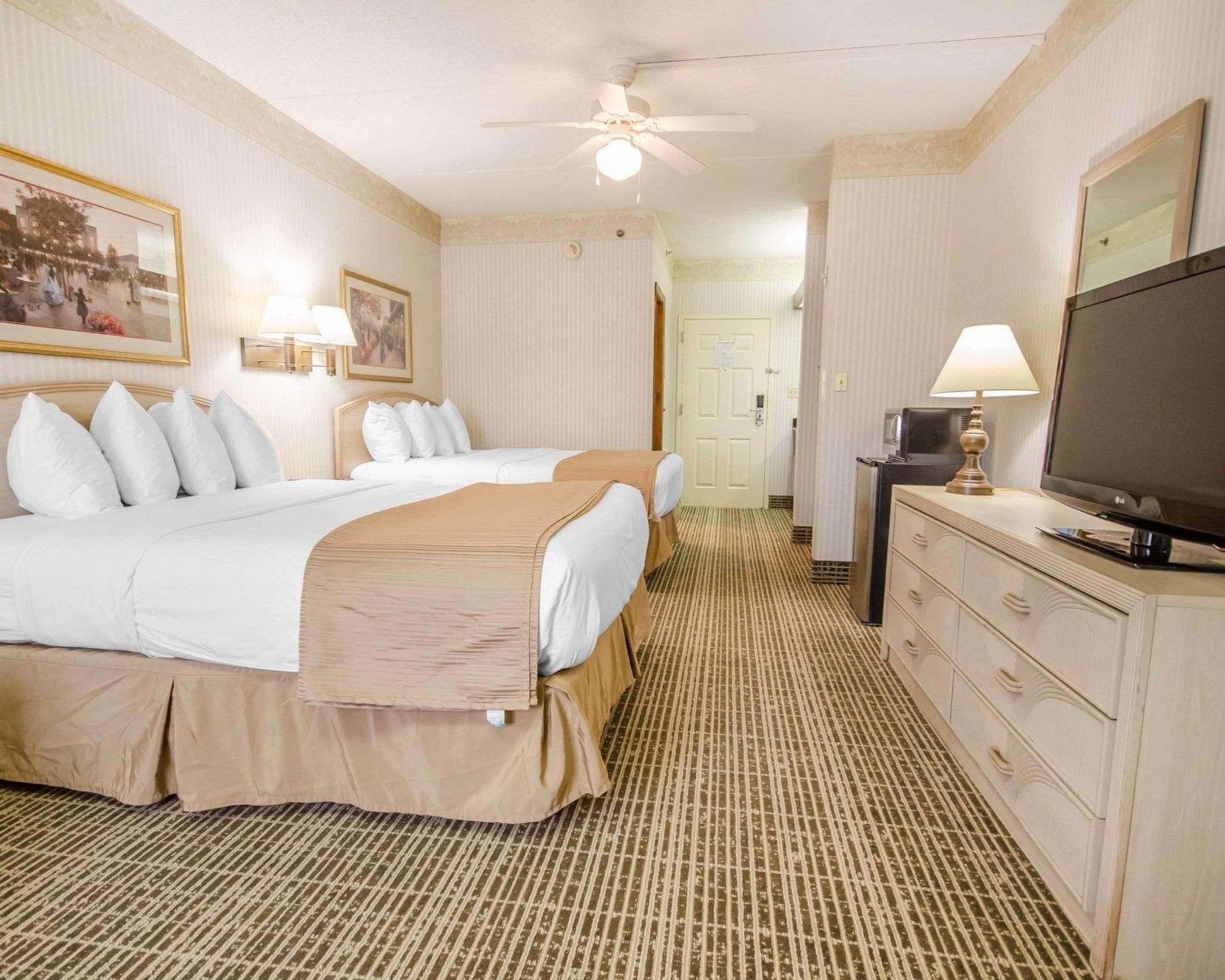 Clarion Pointe Louisville East Bagian luar foto