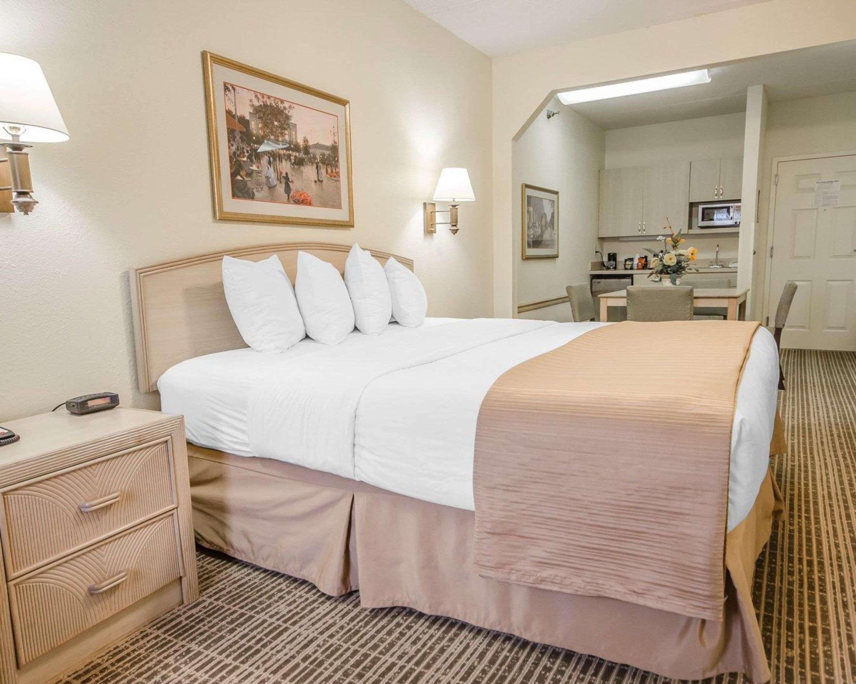 Clarion Pointe Louisville East Bagian luar foto