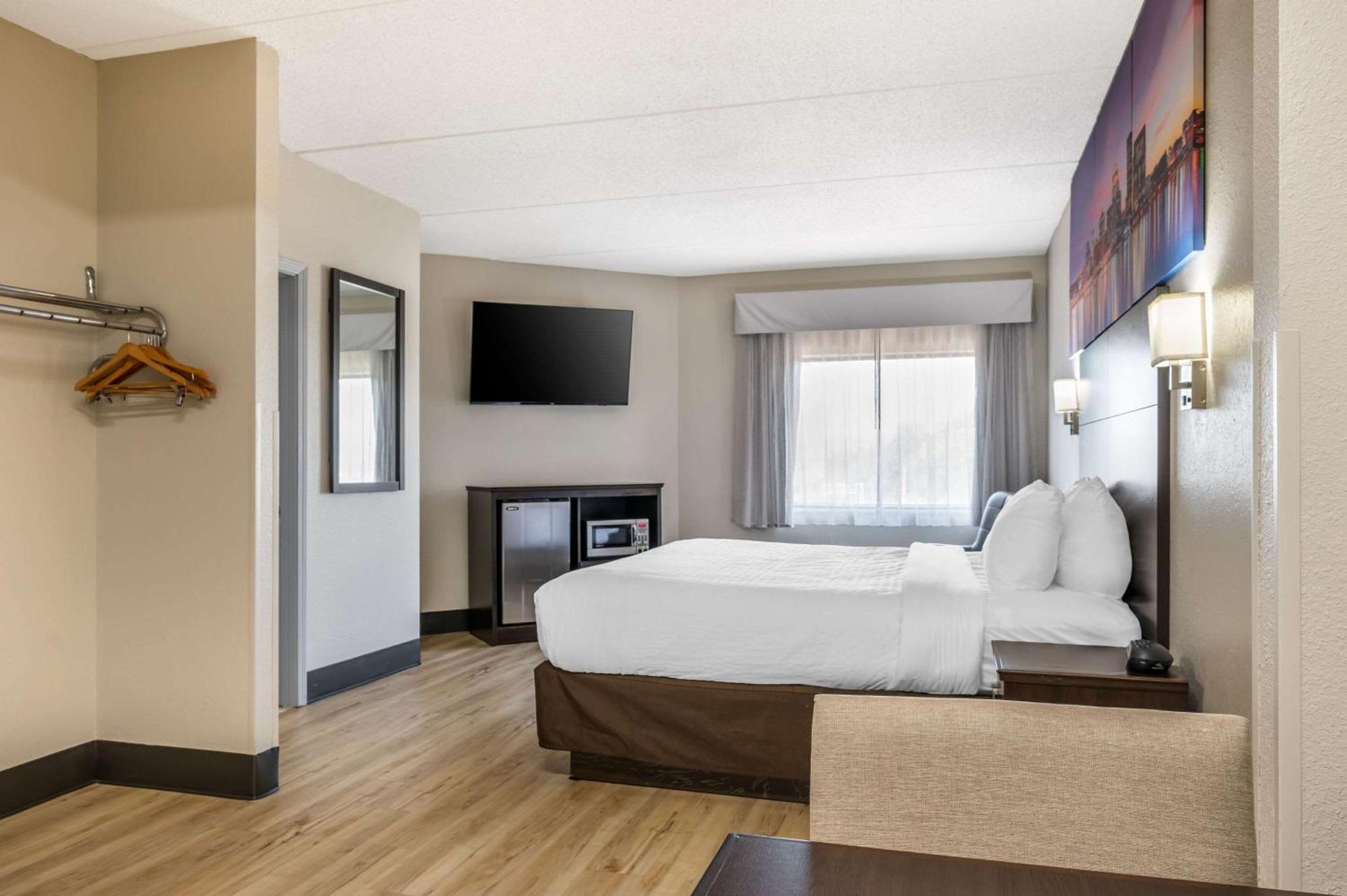 Clarion Pointe Louisville East Bagian luar foto