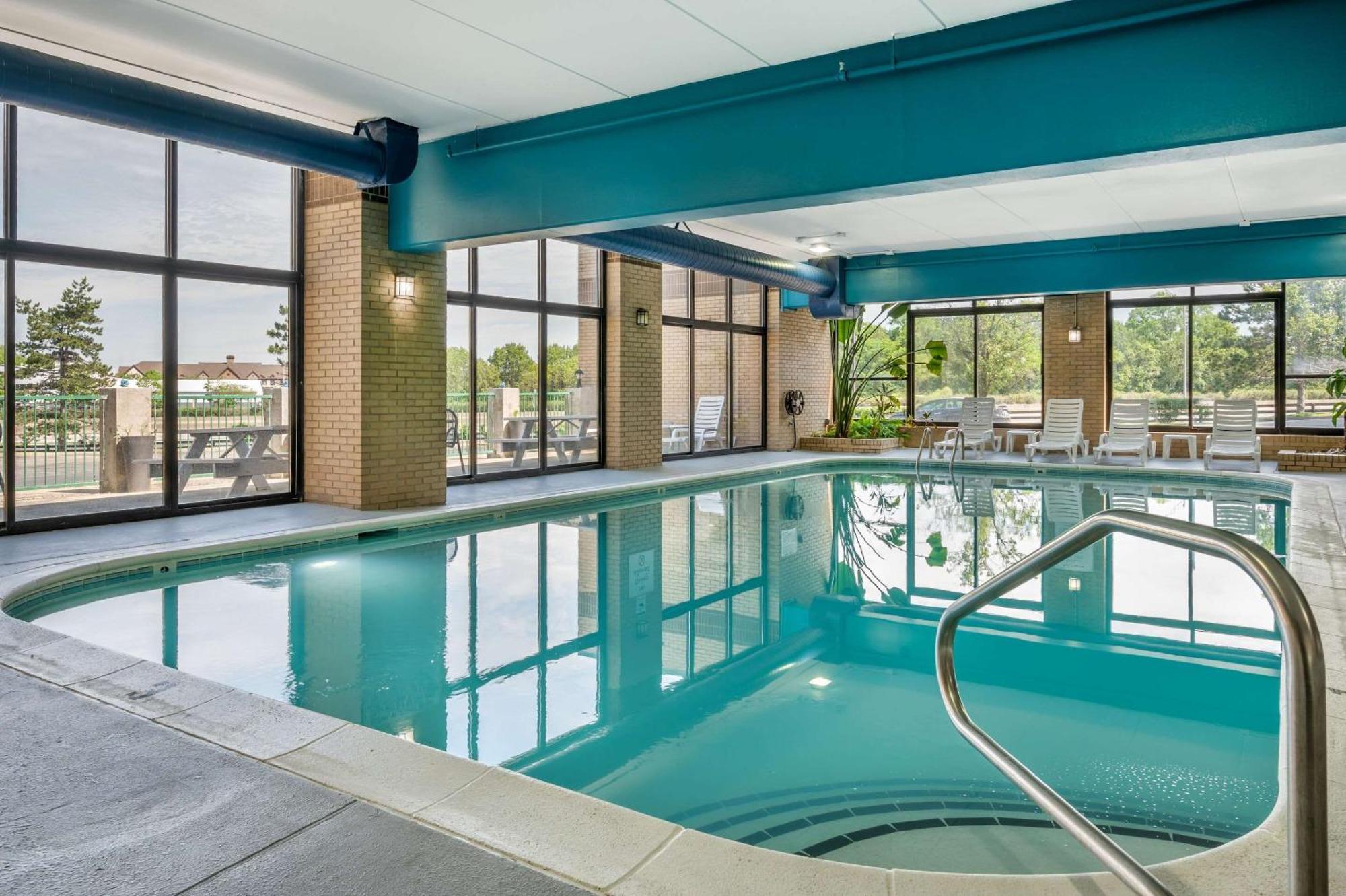 Clarion Pointe Louisville East Bagian luar foto