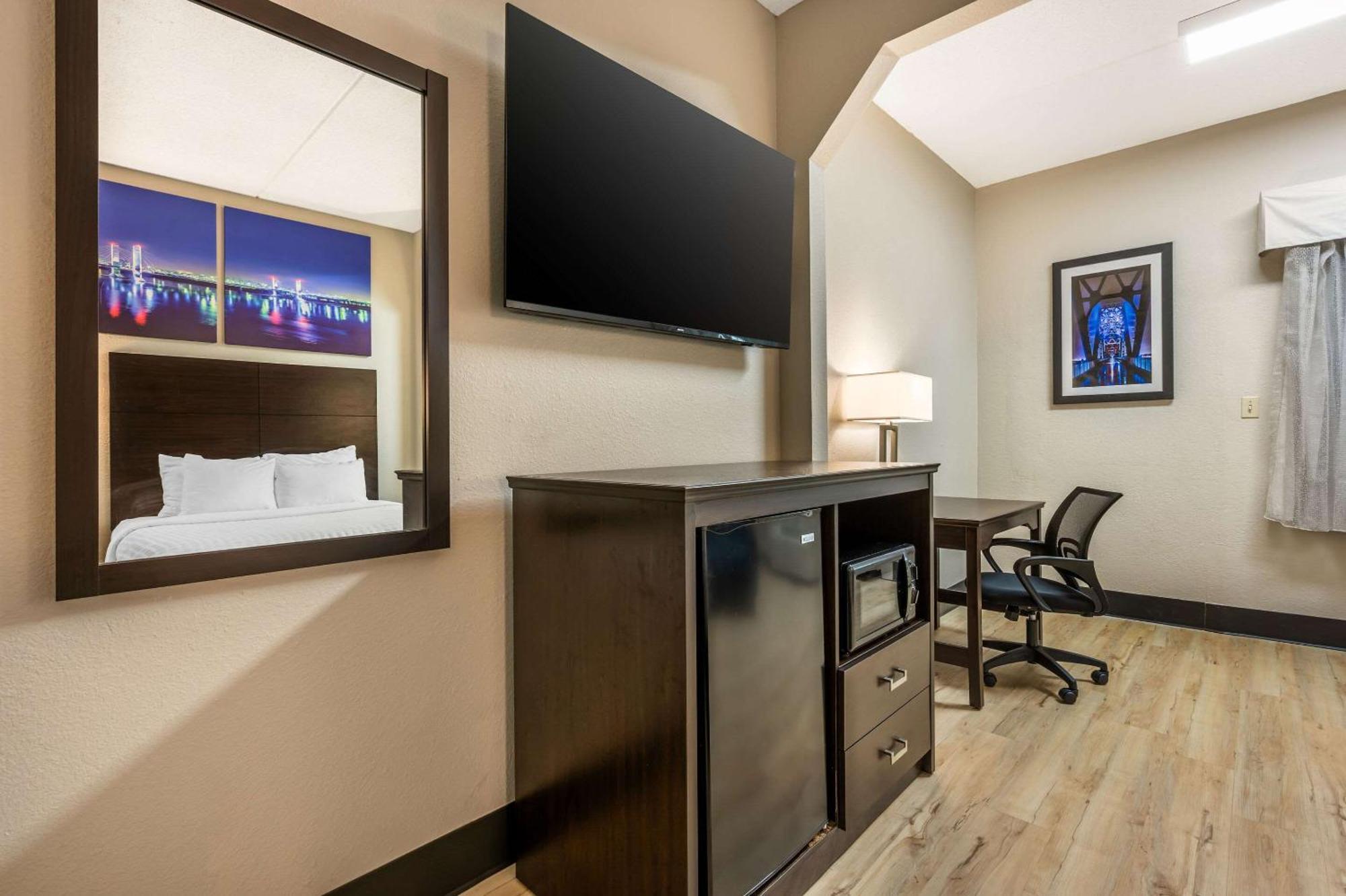 Clarion Pointe Louisville East Bagian luar foto