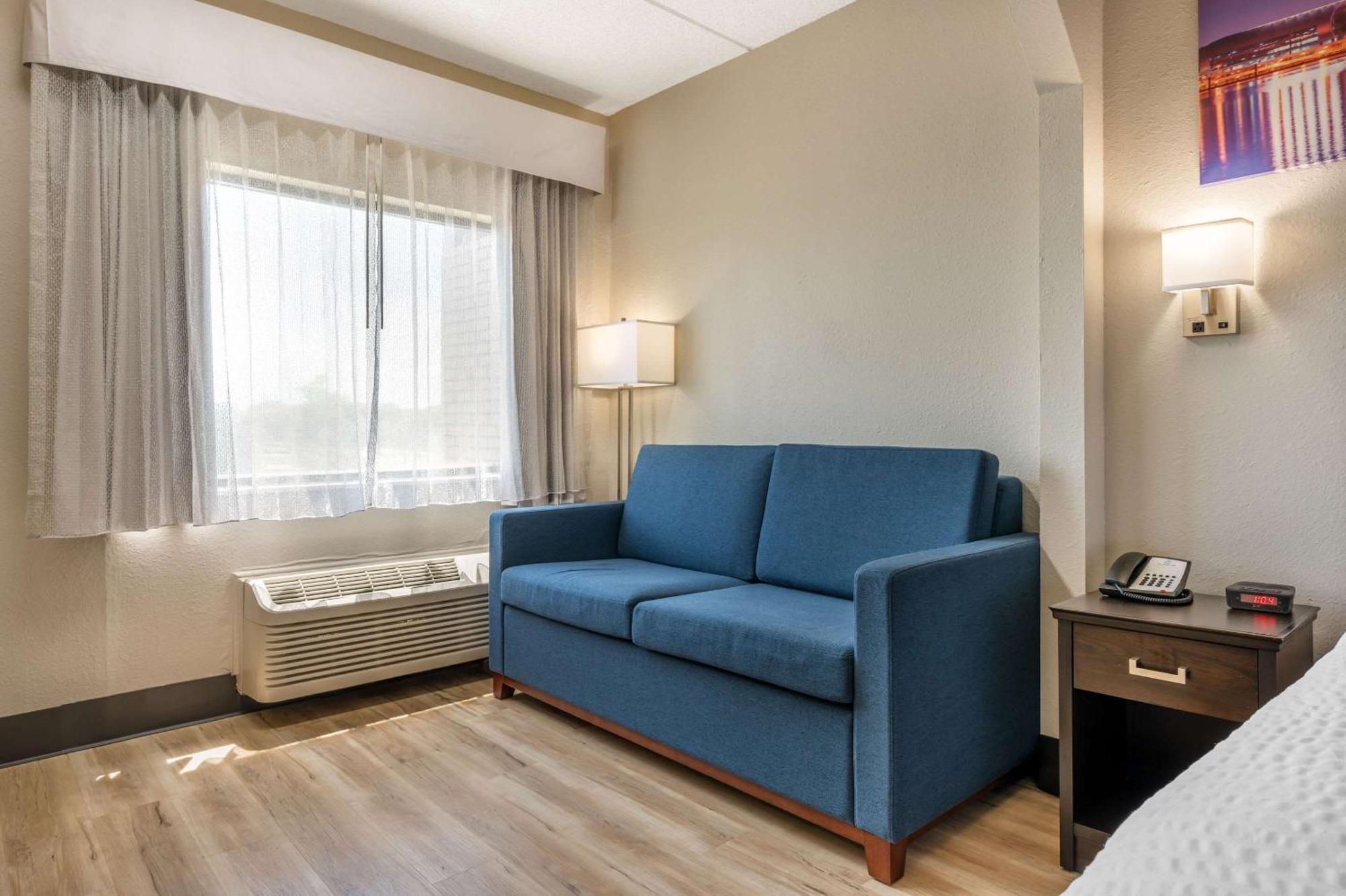 Clarion Pointe Louisville East Bagian luar foto